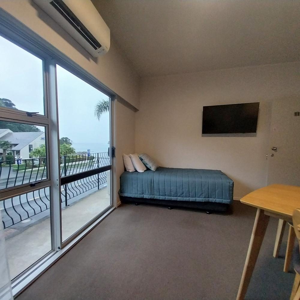 Top Floor 1-Bedroom